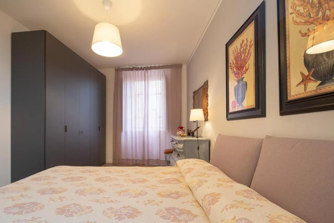 Stunning & Luxurious 1Br Apt 1 Min Walk By Duomo Florence Apartment